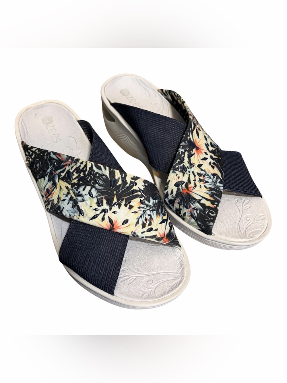 Bzees Diamond X-Band Wedge Slide Sandal Blue Floral NWT 6.5